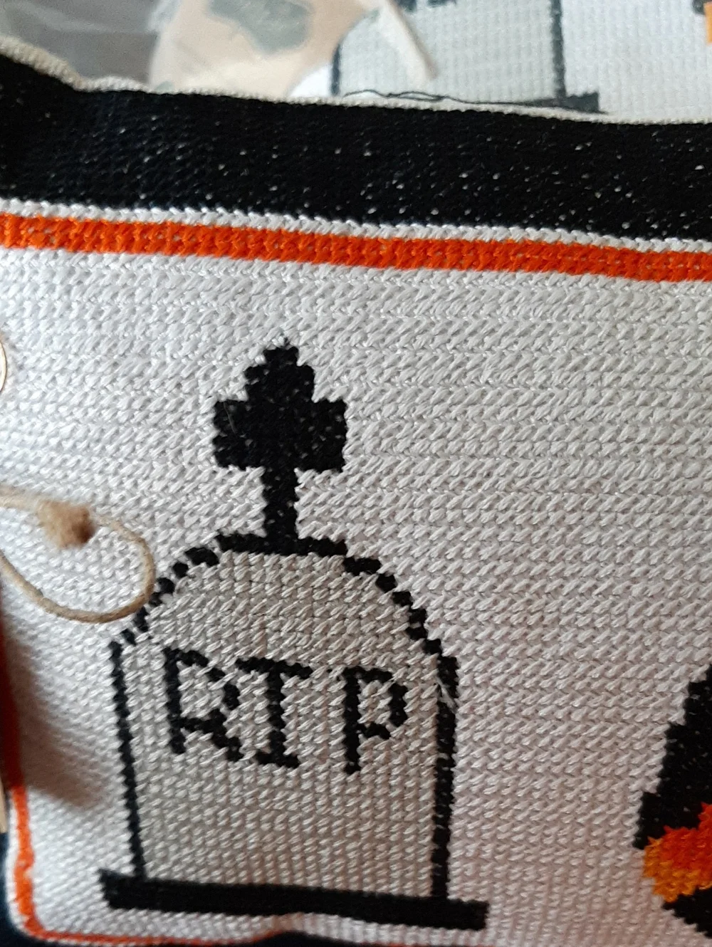 MudPie Three Halloween Needlepoint Pillows,  New In Pkg, CUTE! 🧡🎃